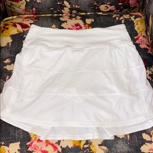 size 2 tall lululemon skirt 🤍